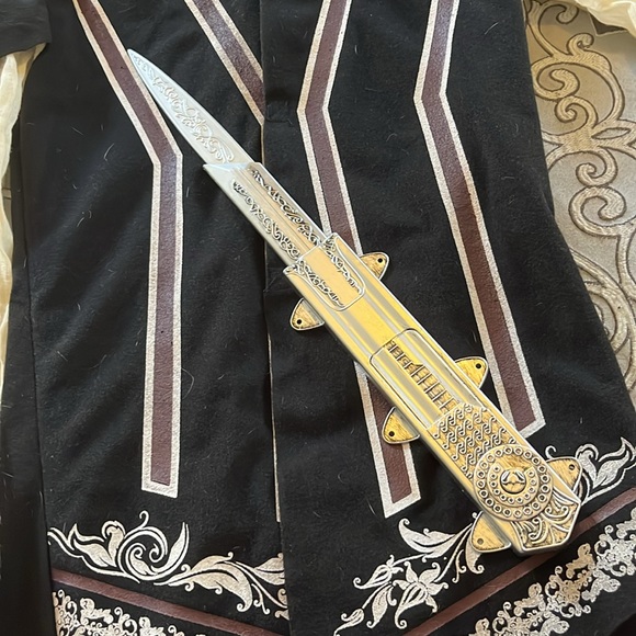 Assassin's Creed Costume - Picture 3 of 5